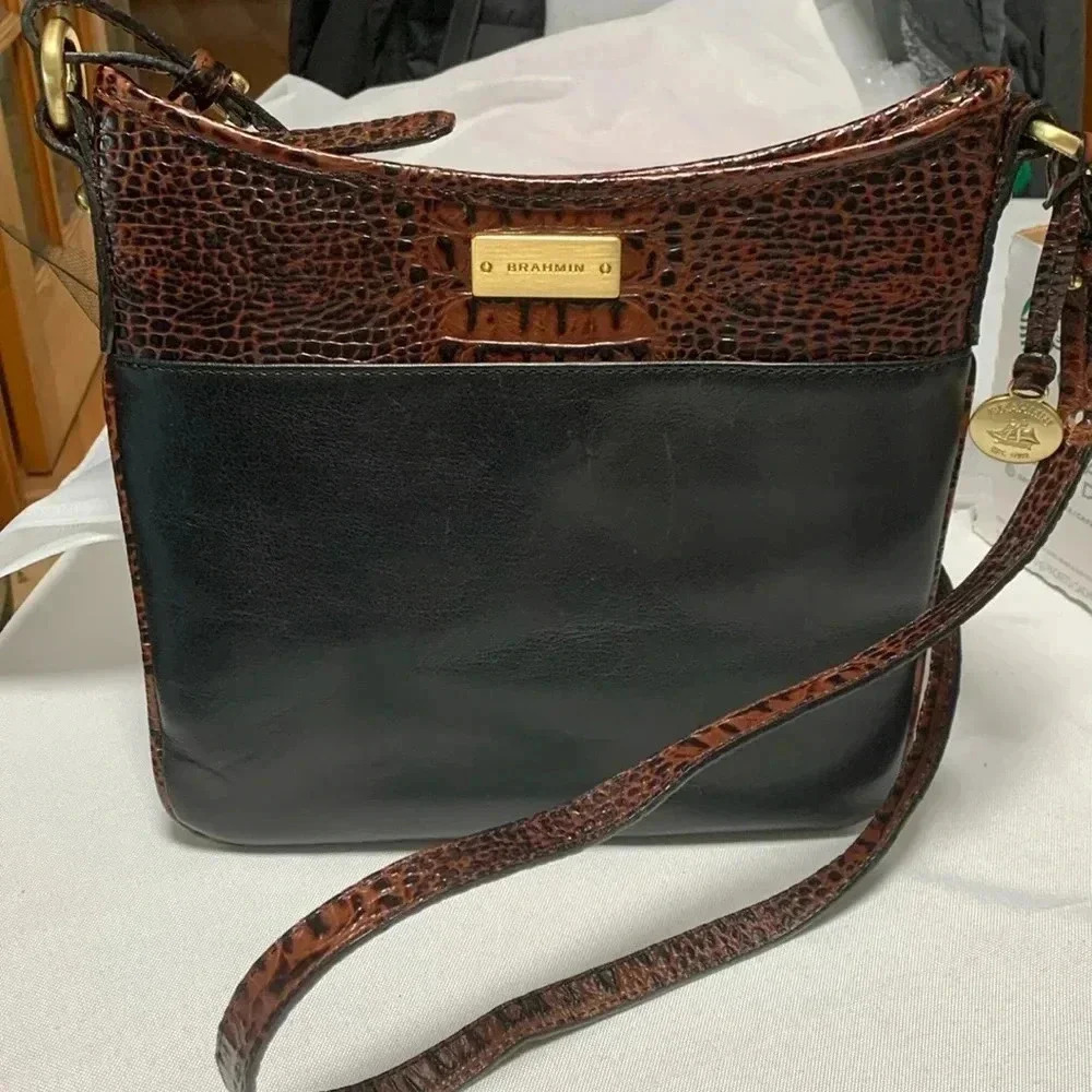 BRAHMIN PURSE/Crossbody, GUC. Pen mark inside shown in picture.